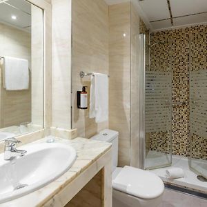 Habitación con Cama King