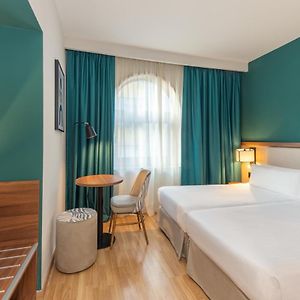 Habitación Estándar con 2 Camas Individuales